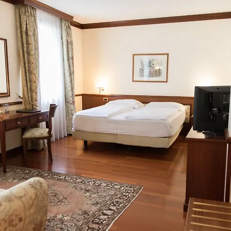 Hotel Phi Dei Medaglioni Correggio