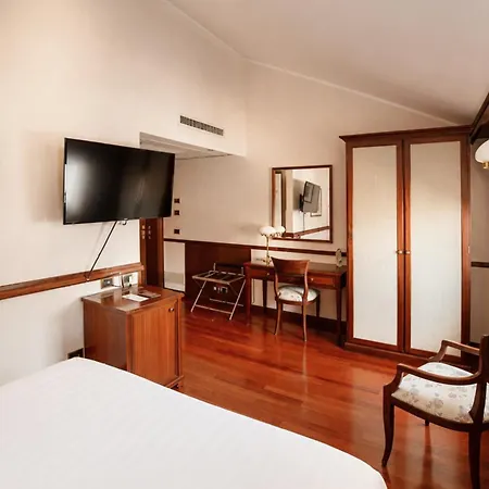 Hotel Phi Dei Medaglioni 4*