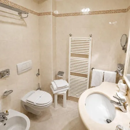 Phi Dei Medaglioni 4* Correggio