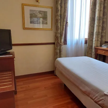 Hotel Phi Dei Medaglioni Correggio