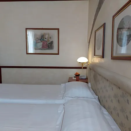 Phi Dei Medaglioni 4* Корреджио