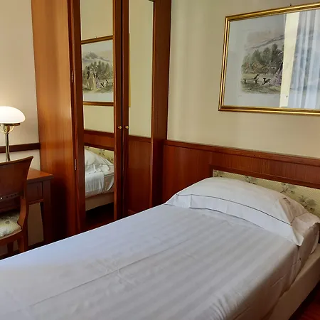 Phi Dei Medaglioni 4* Correggio