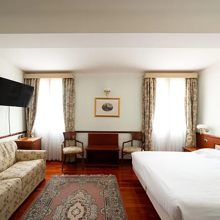 Phi Dei Medaglioni 4* Correggio