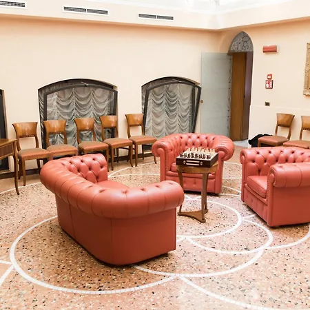 Phi Dei Medaglioni Корреджио