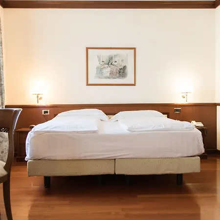 Phi Dei Medaglioni Отель 4*