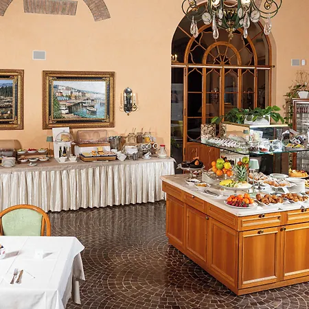 Phi Dei Medaglioni Корреджио