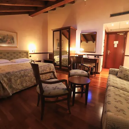 Phi Dei Medaglioni Hotel 4*