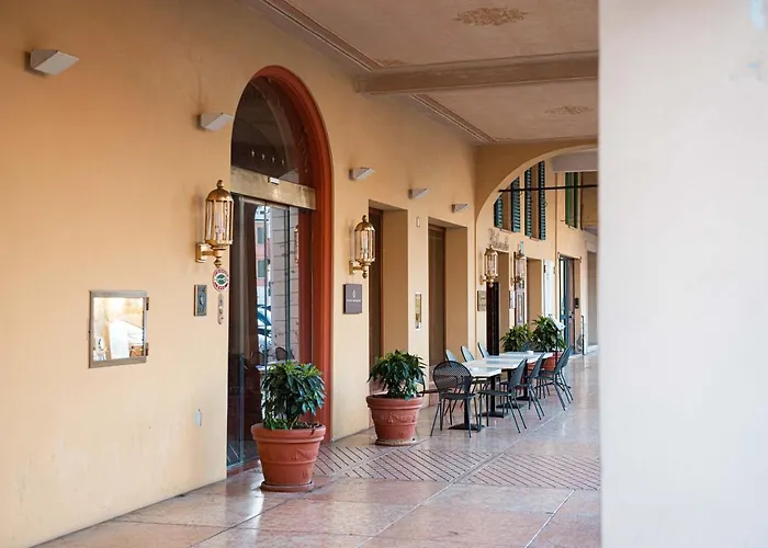 Phi Dei Medaglioni 4* Correggio