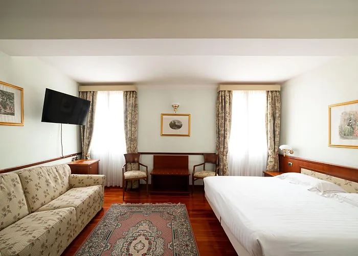 Phi Dei Medaglioni 4* Correggio