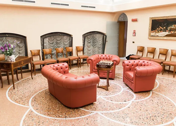 Phi Dei Medaglioni Корреджио