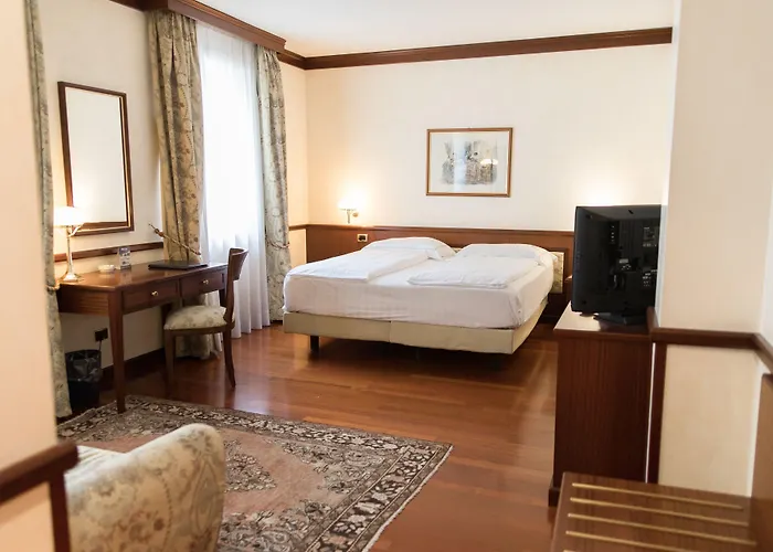 Hotel Phi Dei Medaglioni Correggio