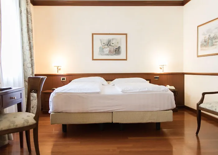 Phi Dei Medaglioni Отель 4*