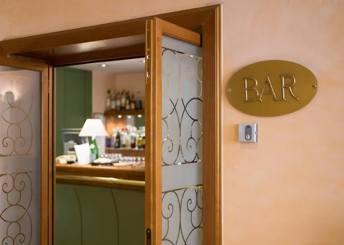 Phi Dei Medaglioni 4*