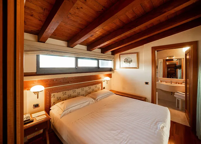 Phi Dei Medaglioni 4* Correggio