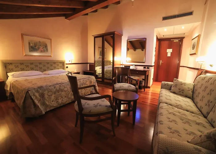 Phi Dei Medaglioni Отель 4*