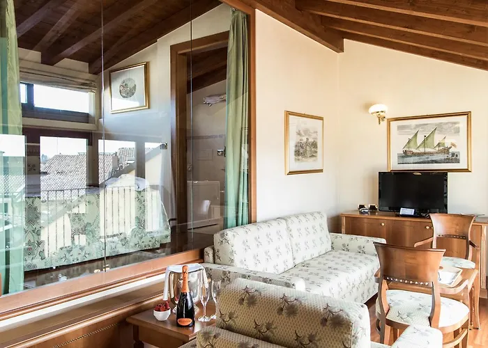 Phi Dei Medaglioni Correggio