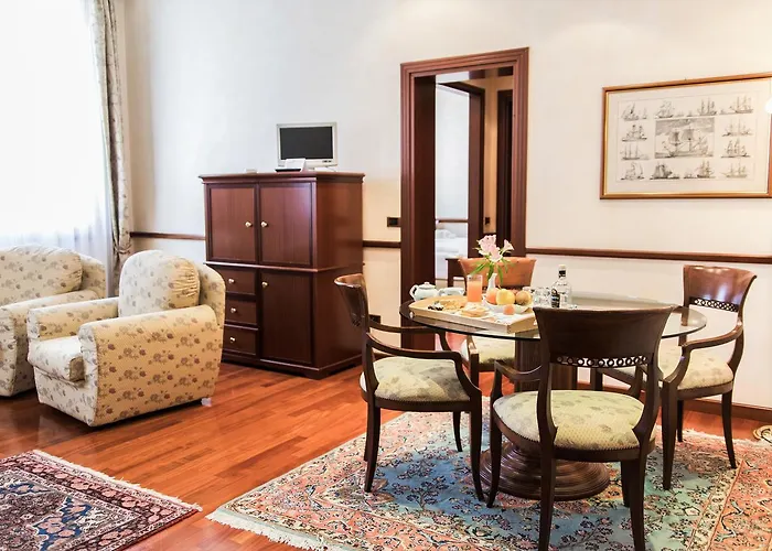 Phi Dei Medaglioni 4*