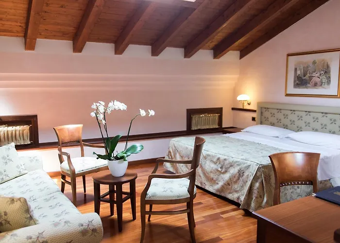 Phi Dei Medaglioni Correggio